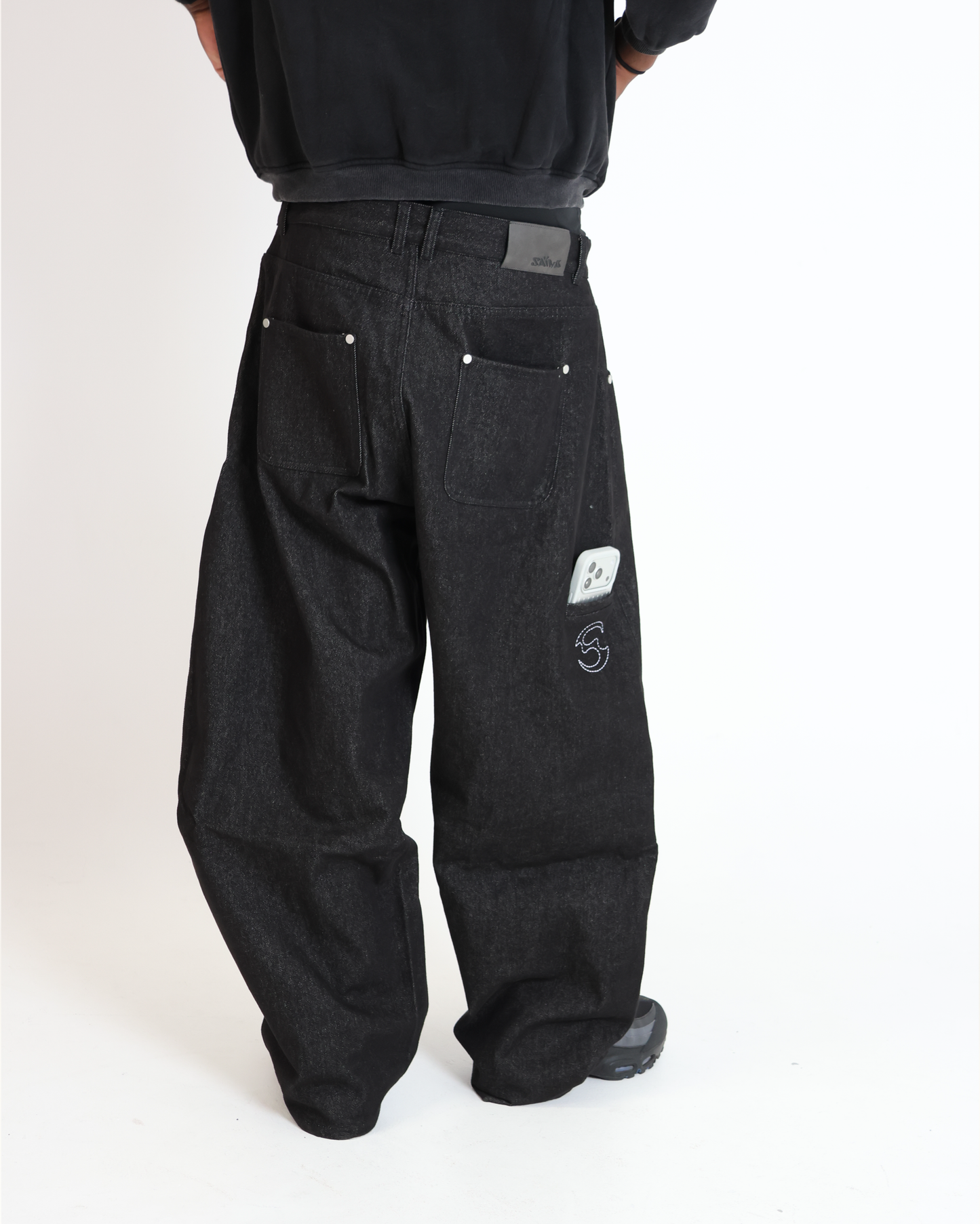 MOTION DENIM (BLACK)