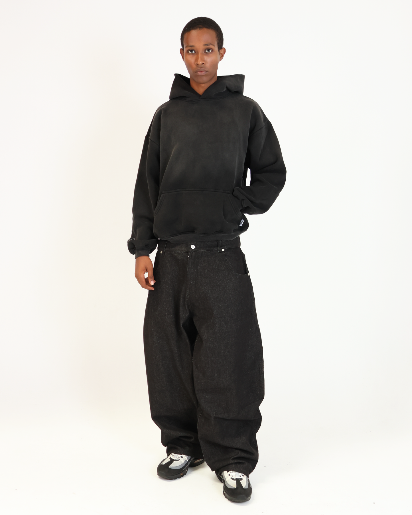MOTION DENIM (BLACK)